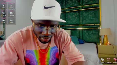 Snapshot of latrellx7 chatting on February 10, 11:46 am LEANDRO online show from February 10, 11:46 am
