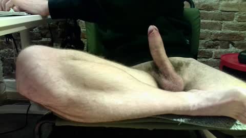 Daphne  Derek online show from December 28, 8:36 pm