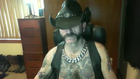 leathergreaser online show from October 20, 8:13 pm