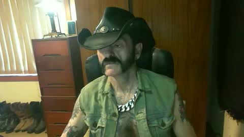 leathergreaser online show from December 17, 9:21 pm