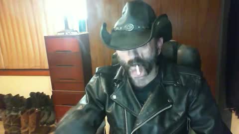 leathergreaser online show from June 1, 6:41 pm