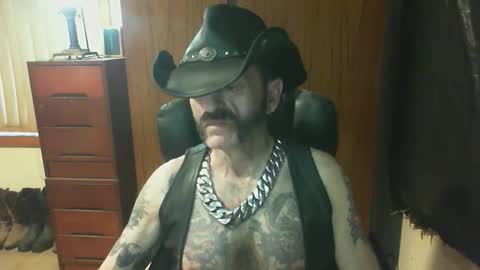 leathergreaser online show from February 12, 8:59 pm