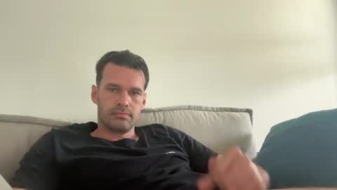 leexxx_69 online show from August 1, 3:00 pm