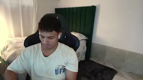  Lei  online show from July 19, 10:16 pm