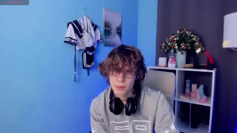 Leo online show from November 19, 5:13 pm