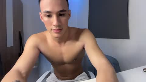 leo_delveyy online show from July 25, 5:26 am