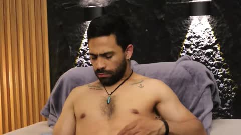 Leo  Diaz online show from February 3, 6:40 am