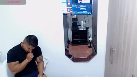 Snapshot of leo_muscleboy chatting on October 21, 2:47 am Leo online show from October 21, 2:47 am