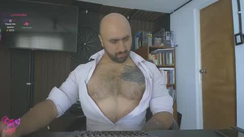 Leon online show from February 4, 8:26 pm