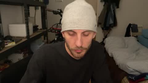 Leon online show from December 16, 7:43 pm