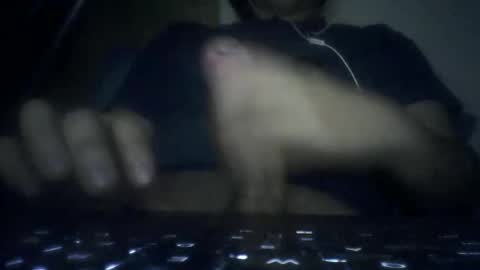 leoonel_95 online show from April 11, 4:19 am