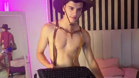 leotease online show from June 13, 8:07 pm