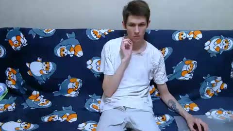 lester_broo online show from July 1, 9:04 pm