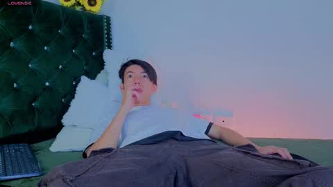 Levi  online show from March 16, 2:32 pm