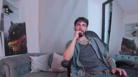leviwolff online show from July 22, 4:48 am