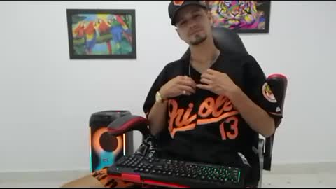 Snapshot of liam_andres12 chatting on October 20, 10:35 pm Andres online show from October 20, 10:35 pm