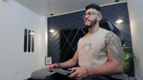 LIAM KLEIN online show from November 2, 2:10 pm