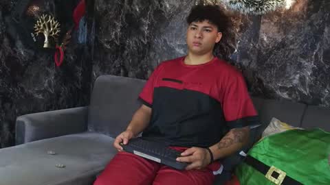 liam online show from November 26, 1:14 pm