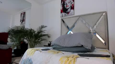 Call me Lian online show from February 25, 12:39 pm