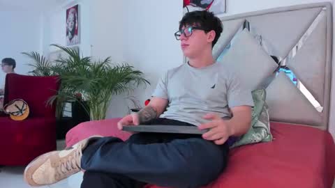 Call me Lian online show from March 9, 1:49 pm