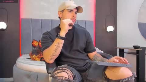 Liam online show from February 8, 11:09 pm