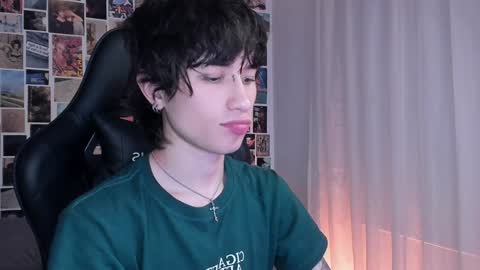 Snapshot of liamelf chatting on January 16, 6:25 am Liam online show from January 16, 6:25 am