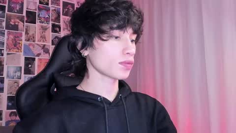 Snapshot of liamelf chatting on January 14, 3:32 am Liam online show from January 14, 3:32 am