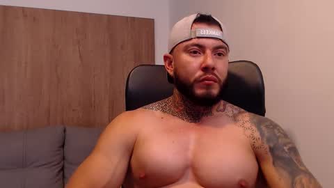 lianjones9 online show from October 25, 6:31 pm