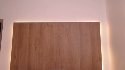 lianjones9 online show from October 24, 6:20 pm