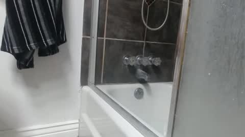 lickurlipz1 online show from February 5, 8:54 am