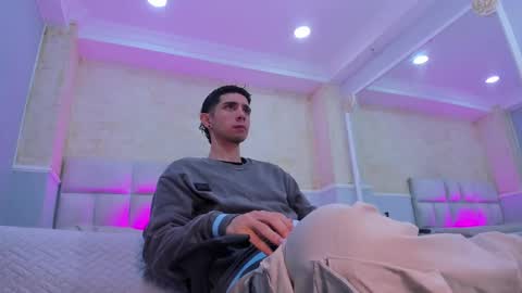 L I I A M online show from March 2, 5:01 am