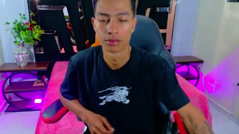 lil online show from August 4, 12:43 pm