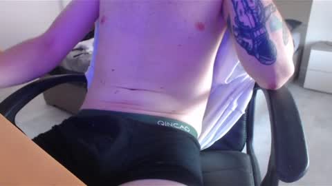 lil_j_ online show from August 3, 10:21 am