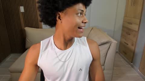 lilr_ online show from December 7, 1:07 pm