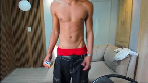 lilr_ online show from December 20, 1:22 pm