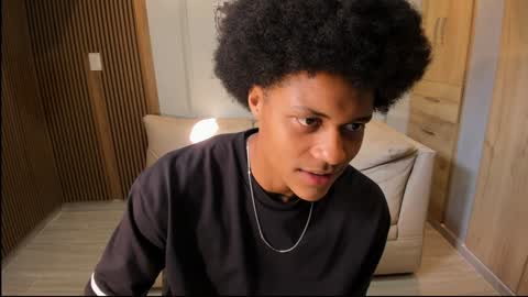 lilr_ online show from December 12, 1:06 pm