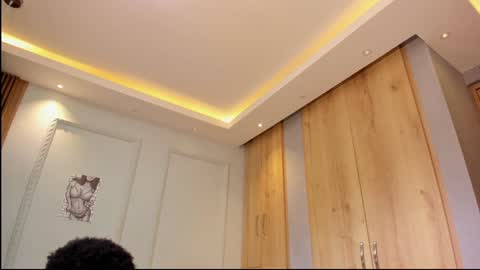 lilr_ online show from December 16, 2:16 pm