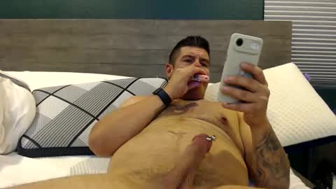 lockedin828 online show from November 28, 8:16 am