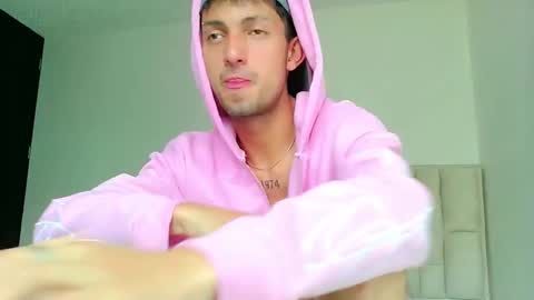 logaan_grey online show from January 6, 6:01 pm