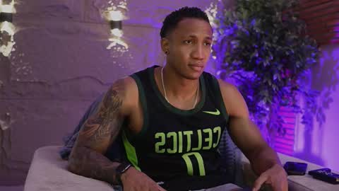 logan_varela online show from December 3, 12:55 pm