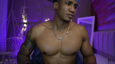 logan_varela online show from May 29, 2:49 pm
