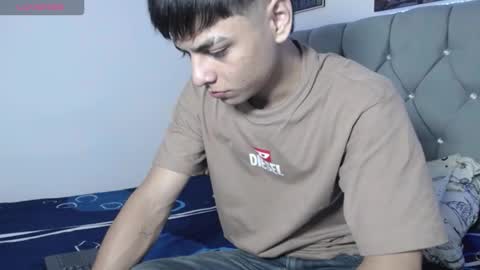 loganjhonson19 online show from January 11, 4:05 am