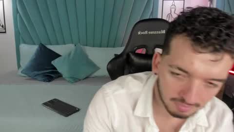 Logan Wolf online show from April 6, 4:46 am