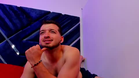 Logan Wolf online show from April 13, 12:00 am