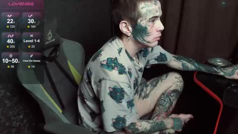 Chris online show from December 2, 7:39 pm