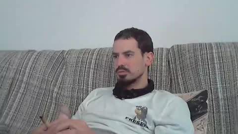 Snapshot of longnight5 chatting on January 31, 3:11 pm Alejandro Rulitos Twitter longnight55 Intagram 5longnight5 online show from January 31, 3:11 pm