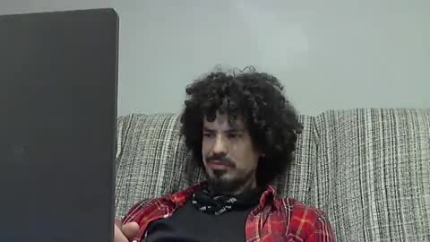 Snapshot of longnight5 chatting on December 12, 2:26 am Alejandro Rulitos Twitter longnight55 Intagram 5longnight5 online show from December 12, 2:26 am