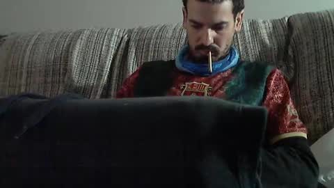 Snapshot of longnight5 chatting on February 8, 5:39 pm Alejandro Rulitos Twitter longnight55 Intagram 5longnight5 online show from February 8, 5:39 pm