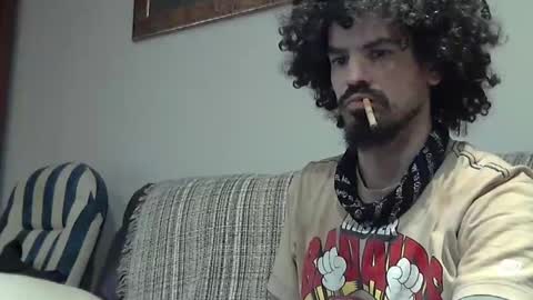 Snapshot of longnight5 chatting on January 20, 9:01 pm Alejandro Rulitos Twitter longnight55 Intagram 5longnight5 online show from January 20, 9:01 pm