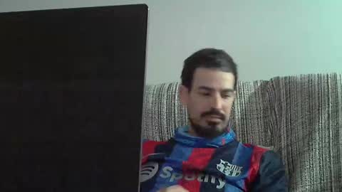 Snapshot of longnight5 chatting on February 10, 3:53 pm Alejandro Rulitos Twitter longnight55 Intagram 5longnight5 online show from February 10, 3:53 pm